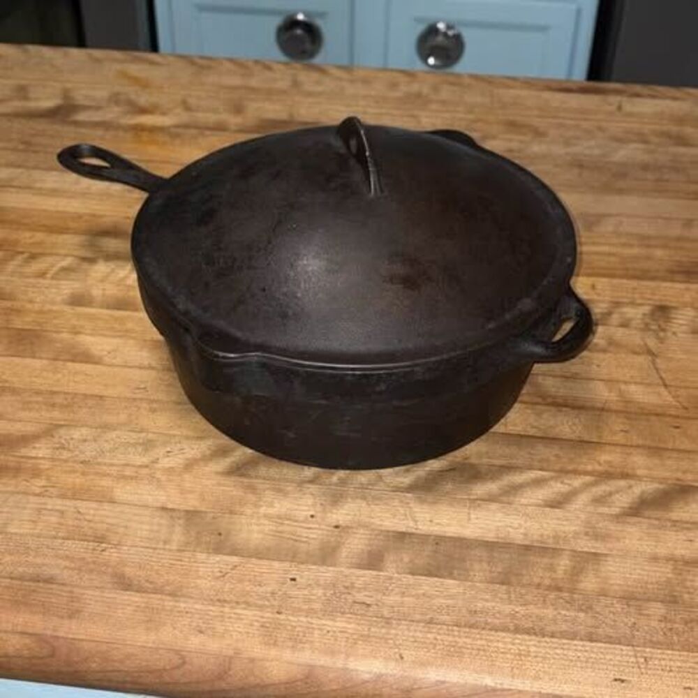 Vintage Cast Iron Chicken Fryer with Lid